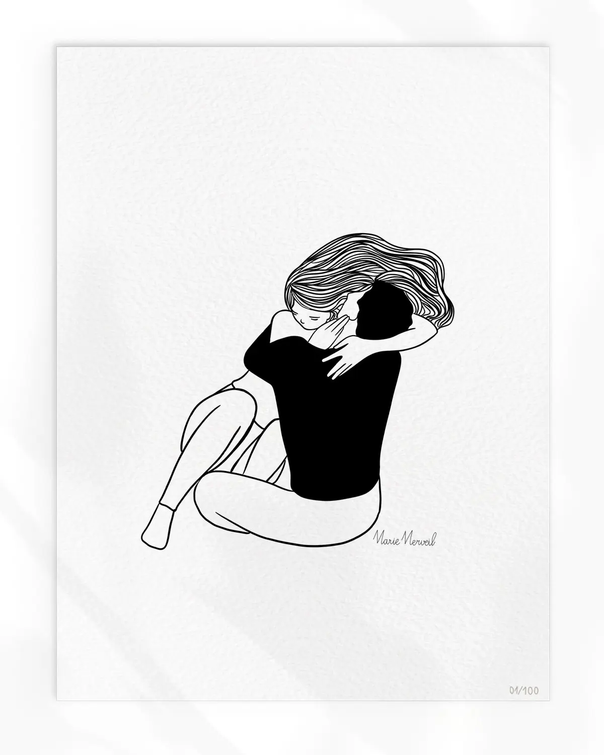 Illustration en noir et blanc d’un couple amoureux s’enlaçant passionnément, symbolisant la tendresse et l’intimité.